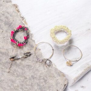 Elegant Women's Jewelry Set with Pink and Gold Accents